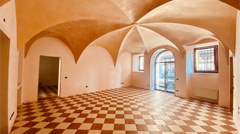 Commercial Premises / Showrooms for rent in Coccaglio