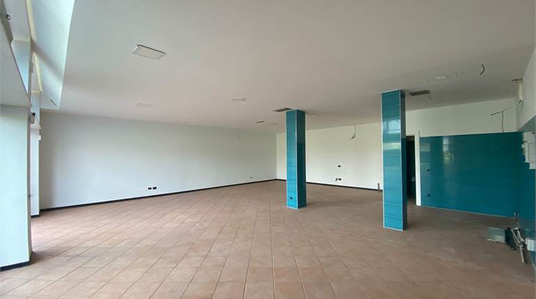 Commercial Premises / Showrooms в аренда для Coccaglio