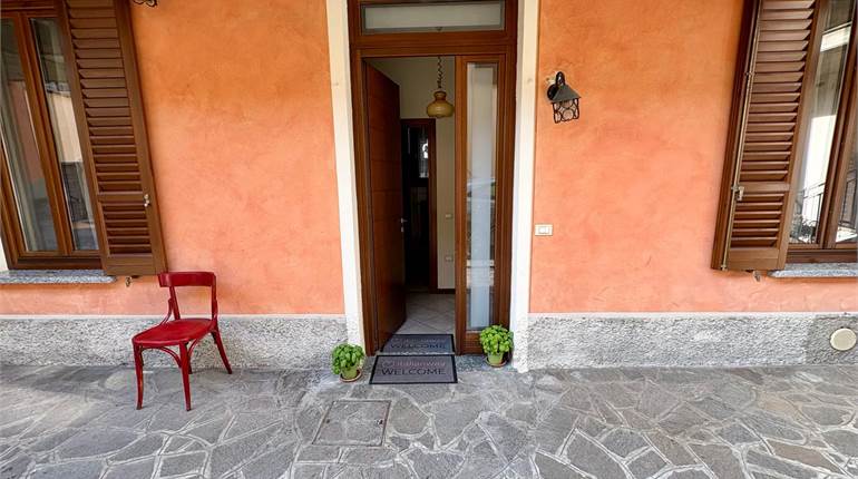 ROVATO - BILOCALE AL PIANO TERRA IN CONTESTO RISERVATO